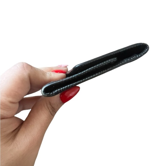 Louis Vuitton 6 Key Holder! Vintage, Pre-Loved! - Picture 5 of 12